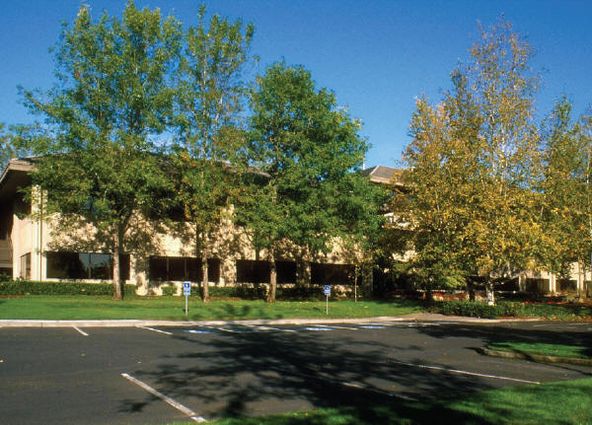 Kruse Woods Corporate Park: 4000 Kruse Way Pl, Lake Oswego, OR 97035
